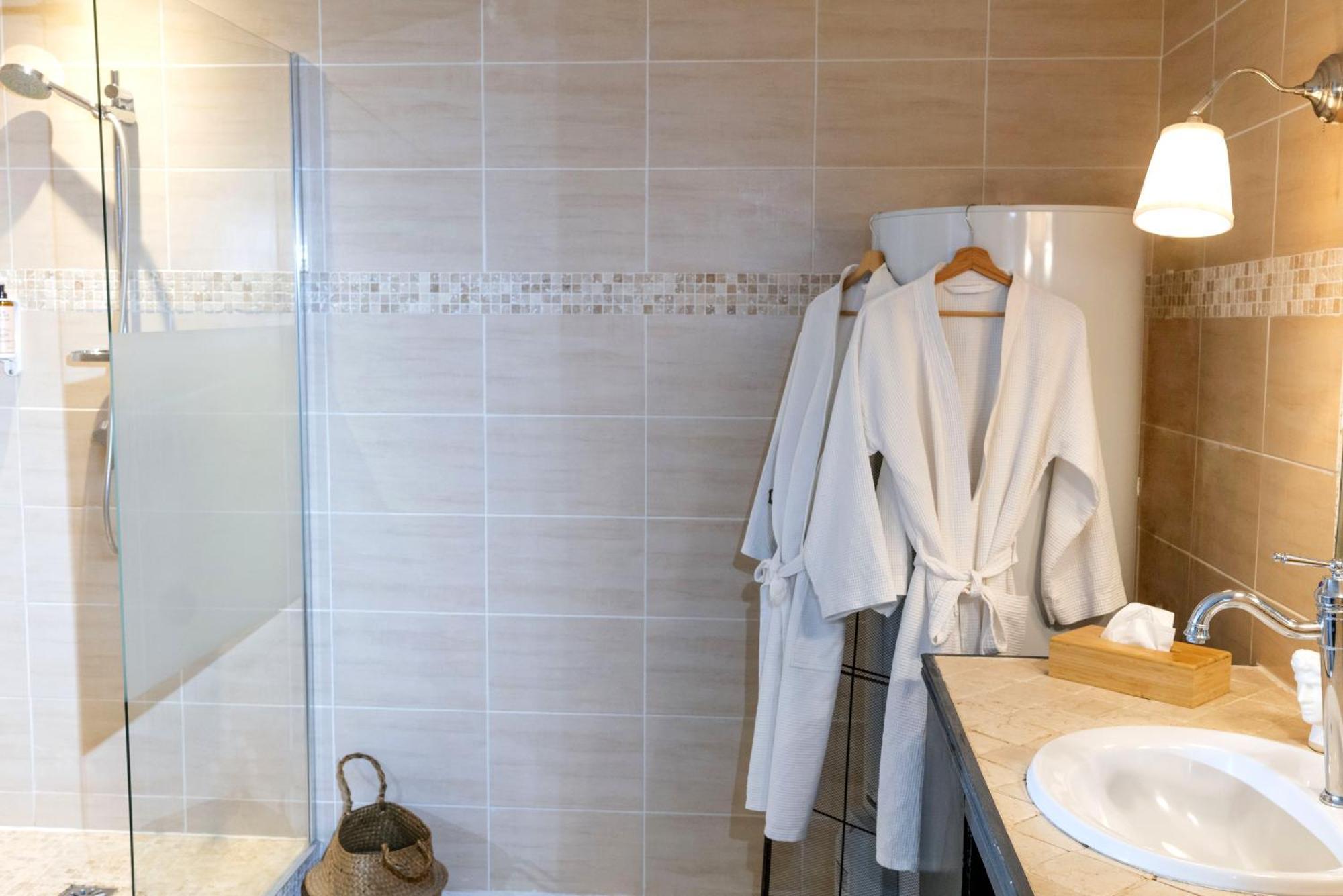 Les Canoubiers Luxe Et Serenite Au Coeur De Saint-Tropez Suites Spacieuses Avec Jardin Enchanteur Værelse billede